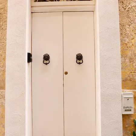 Daire Lovely Duplex In The Charming Town Of By 360 Estates *